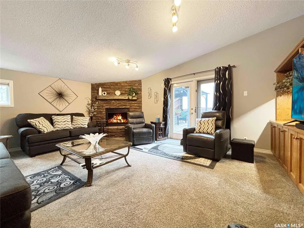 605 O Avenue N Saskatoon SK S7L 2V4