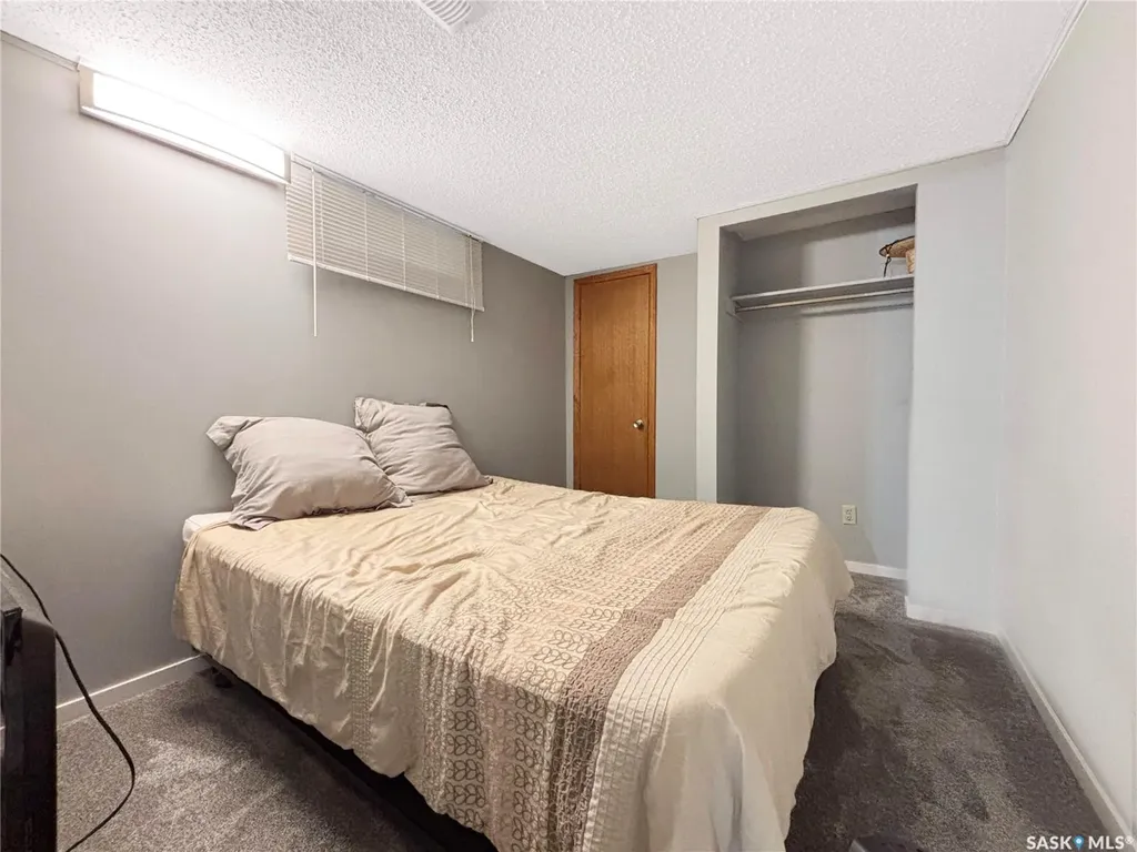 605 O Avenue N Saskatoon SK S7L 2V4