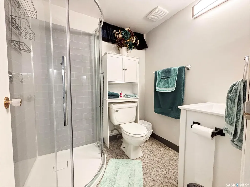 605 O Avenue N Saskatoon SK S7L 2V4