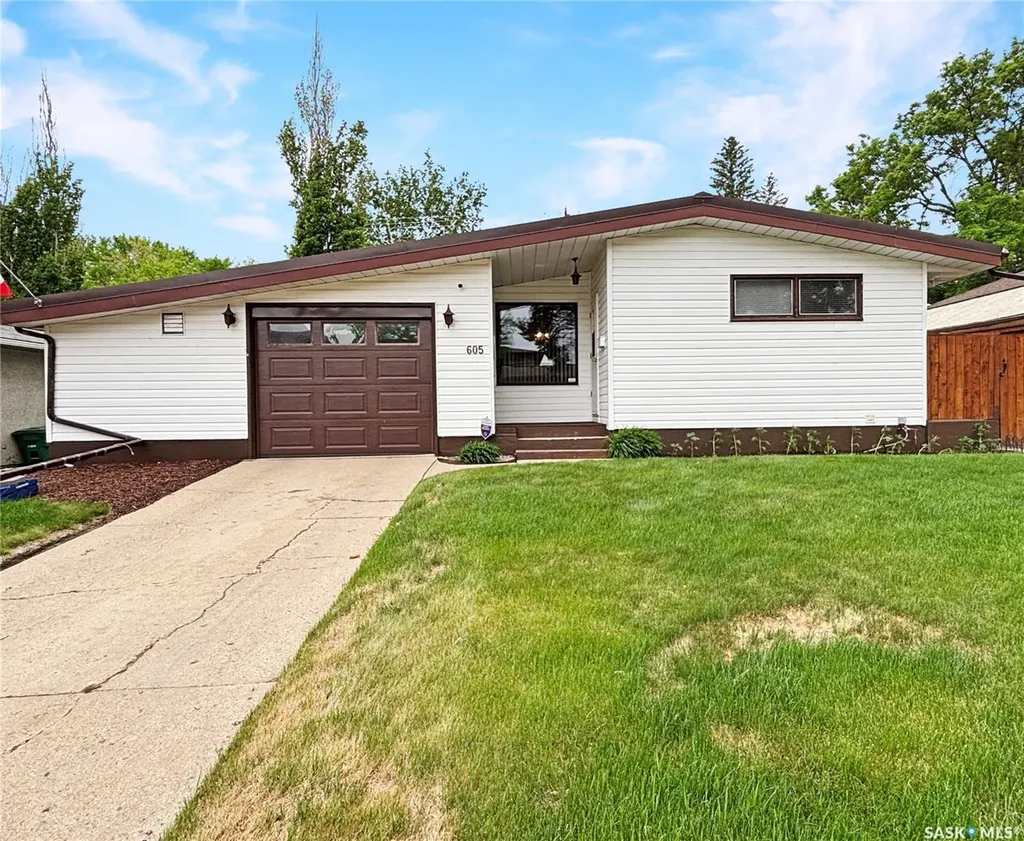 605 O Avenue N Saskatoon SK S7L 2V4