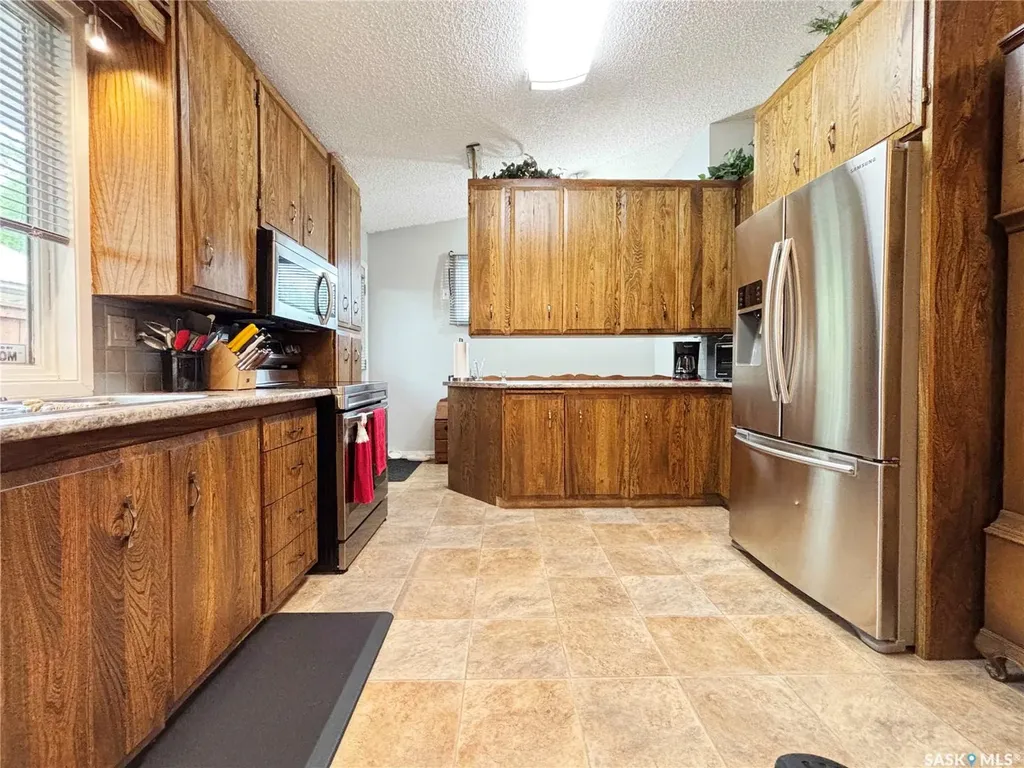 605 O Avenue N Saskatoon SK S7L 2V4