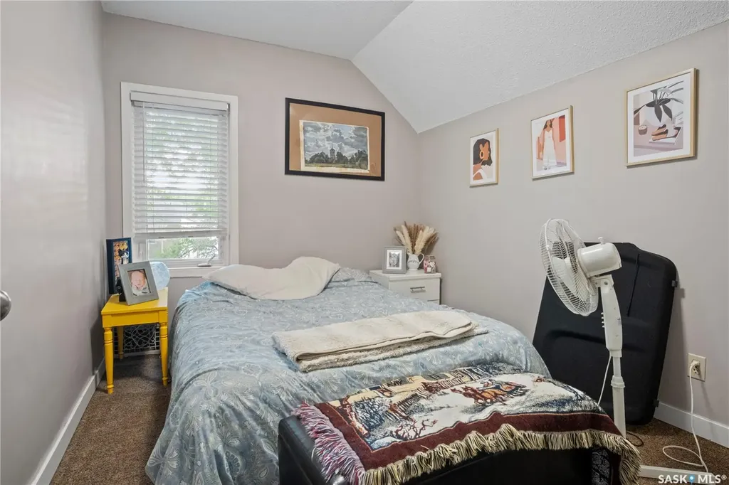 1921 Garnet Street SW Regina SK S4T 2Z5