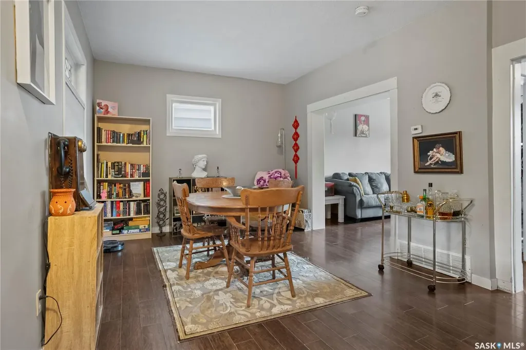 1921 Garnet Street SW Regina SK S4T 2Z5