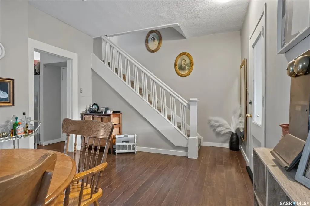 1921 Garnet Street SW Regina SK S4T 2Z5