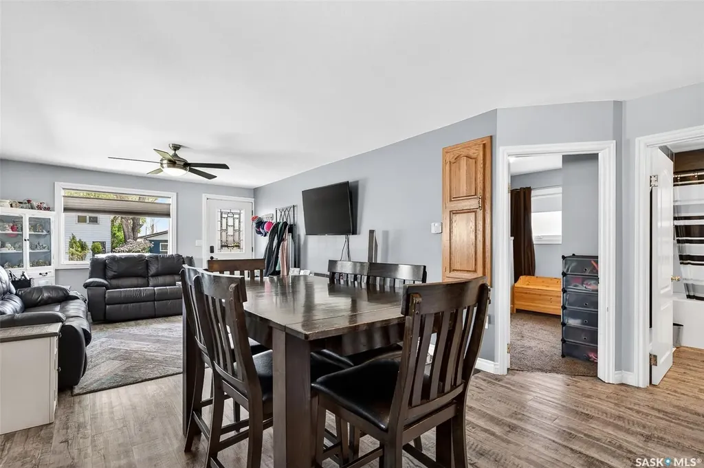 1002 4th Avenue SW Moose Jaw SK S6H 5W1