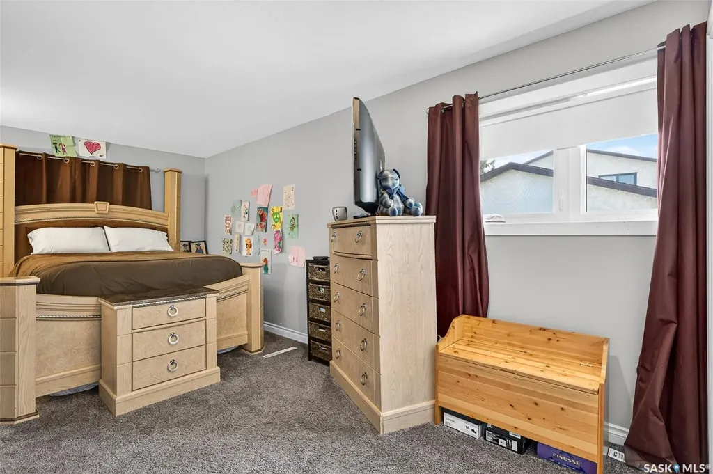 1002 4th Avenue SW Moose Jaw SK S6H 5W1