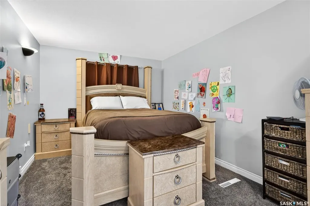 1002 4th Avenue SW Moose Jaw SK S6H 5W1