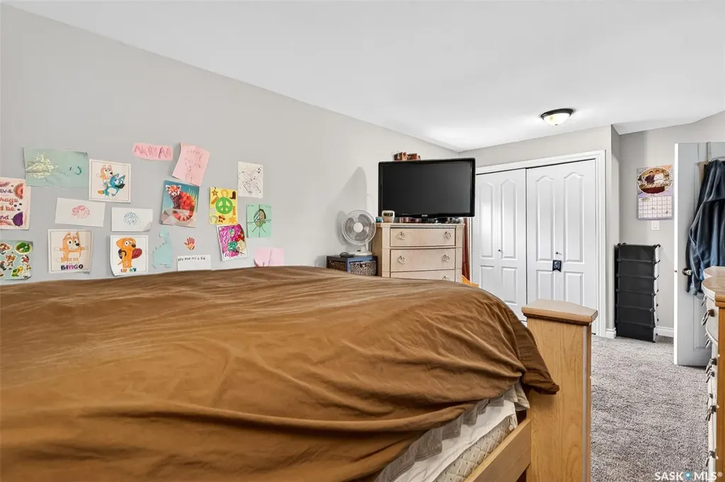 1002 4th Avenue SW Moose Jaw SK S6H 5W1
