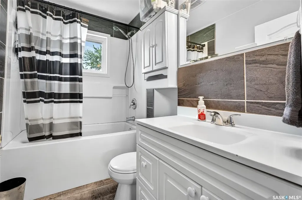 1002 4th Avenue SW Moose Jaw SK S6H 5W1