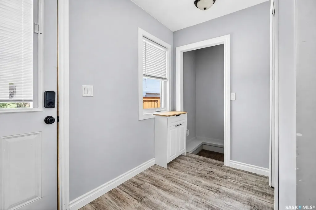 1002 4th Avenue SW Moose Jaw SK S6H 5W1