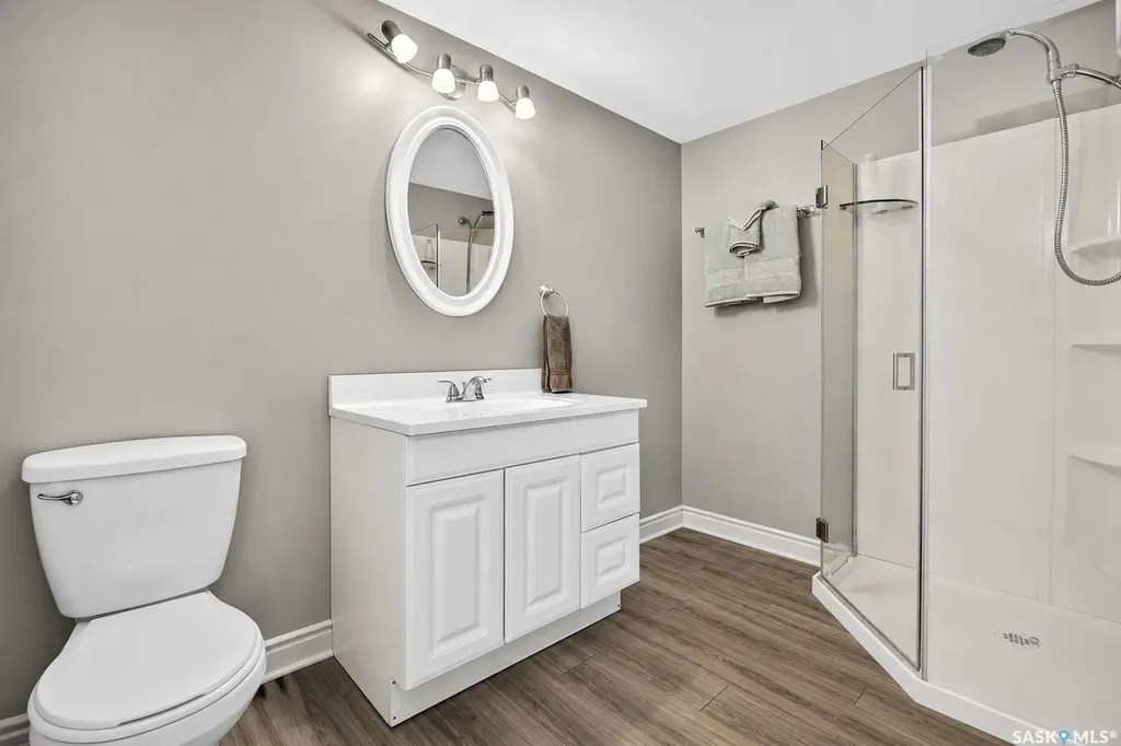 1002 4th Avenue SW Moose Jaw SK S6H 5W1