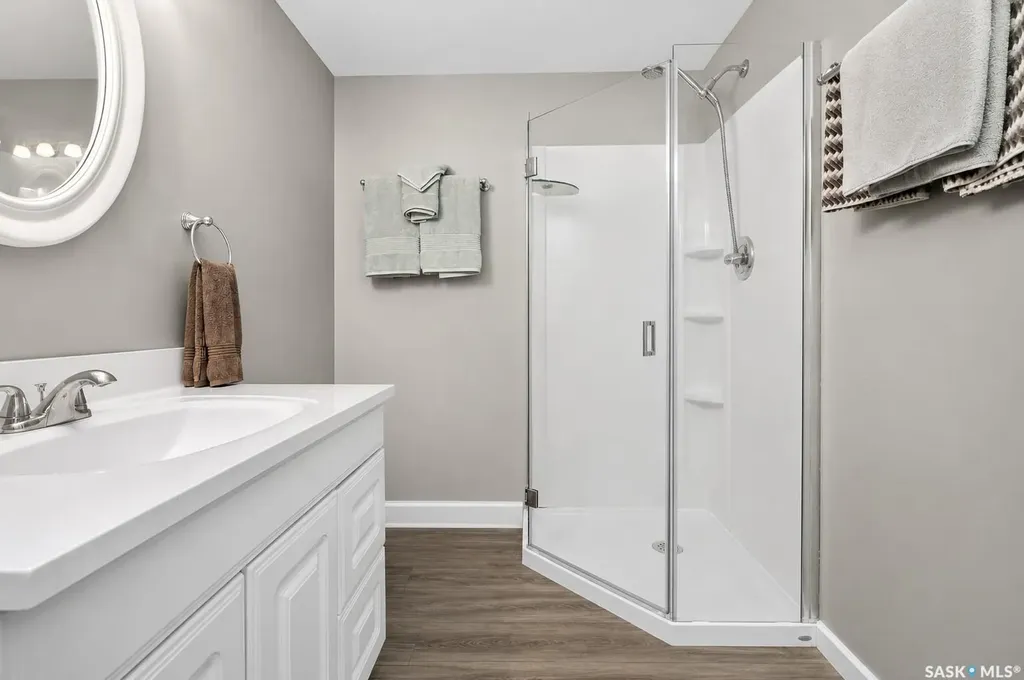 1002 4th Avenue SW Moose Jaw SK S6H 5W1
