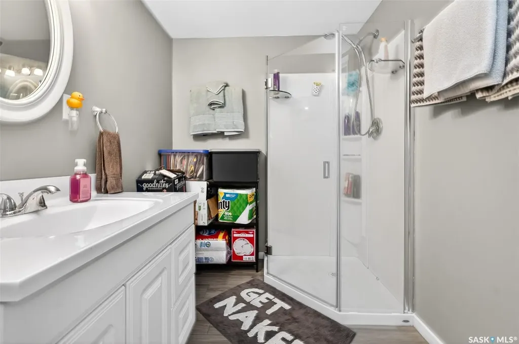 1002 4th Avenue SW Moose Jaw SK S6H 5W1