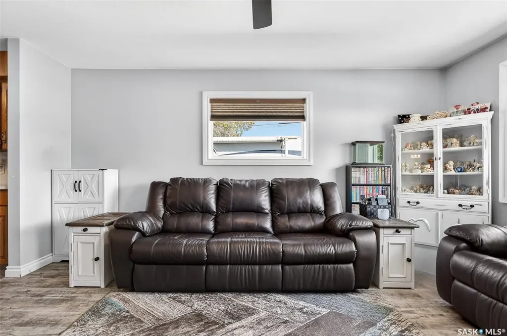 1002 4th Avenue SW Moose Jaw SK S6H 5W1