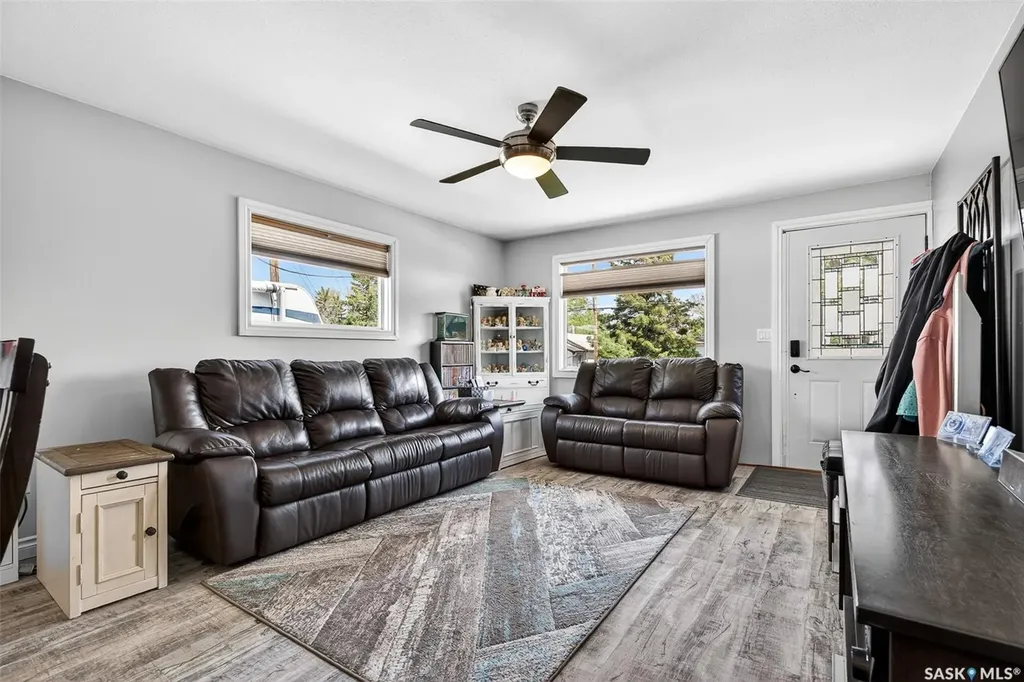 1002 4th Avenue SW Moose Jaw SK S6H 5W1