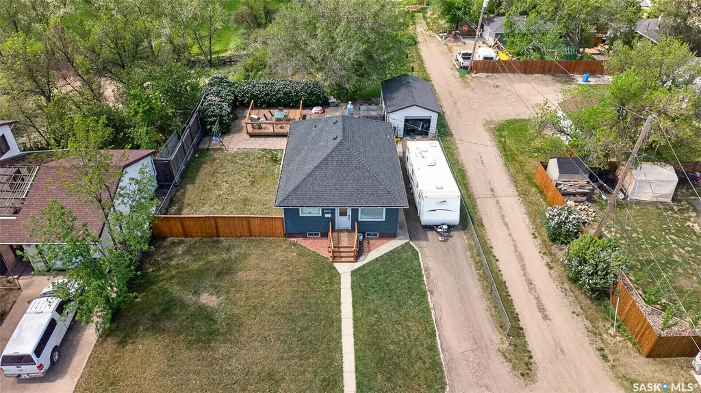 1002 4th Avenue SW Moose Jaw SK S6H 5W1