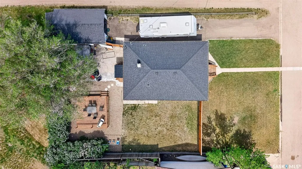 1002 4th Avenue SW Moose Jaw SK S6H 5W1