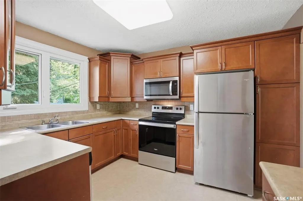 2019 Louise Avenue Saskatoon SK S7J 2C1
