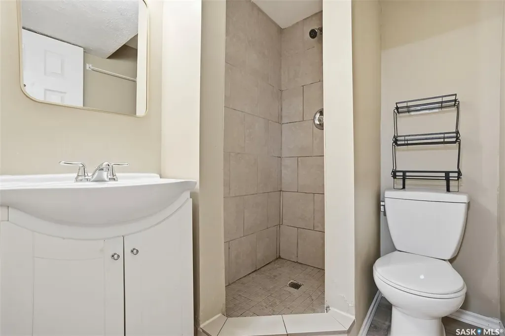 2019 Louise Avenue Saskatoon SK S7J 2C1
