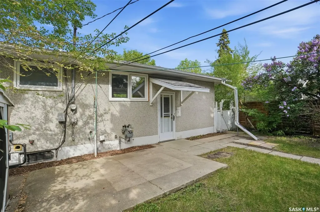 2019 Louise Avenue Saskatoon SK S7J 2C1