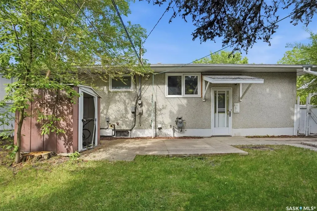 2019 Louise Avenue Saskatoon SK S7J 2C1