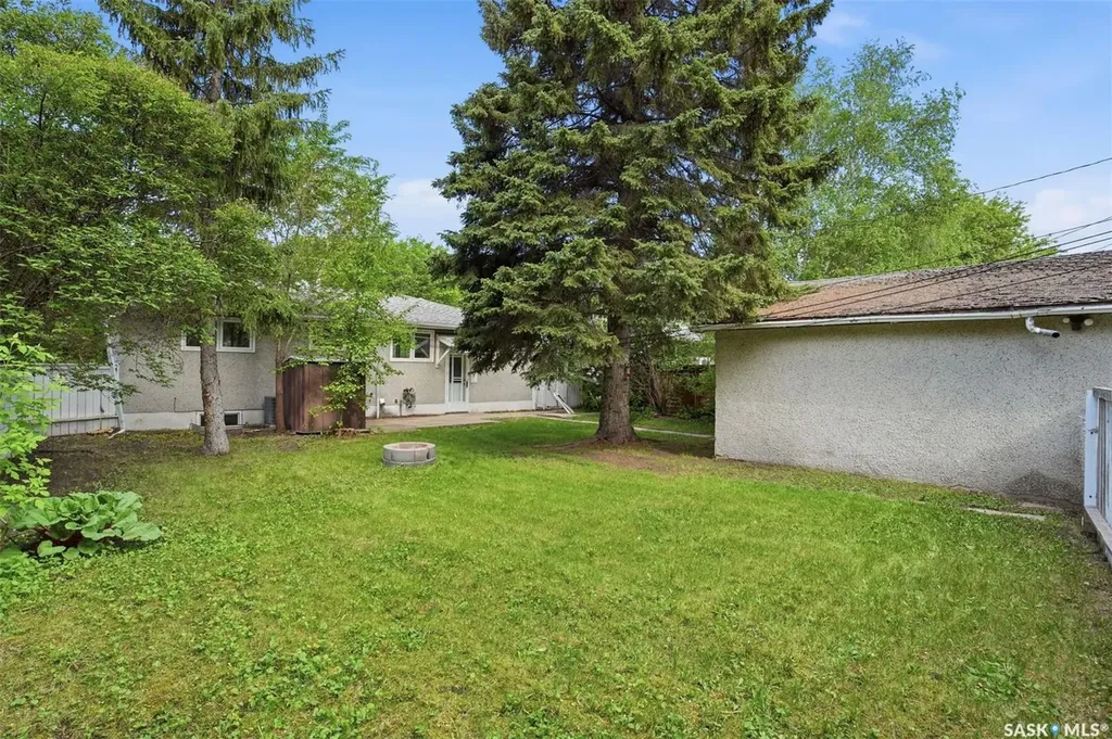 2019 Louise Avenue Saskatoon SK S7J 2C1