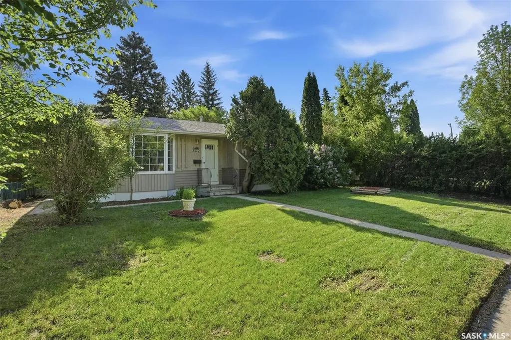 2019 Louise Avenue Saskatoon SK S7J 2C1