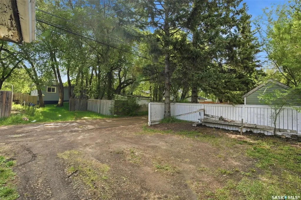 2019 Louise Avenue Saskatoon SK S7J 2C1