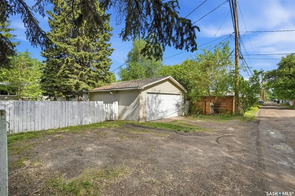 2019 Louise Avenue Saskatoon SK S7J 2C1