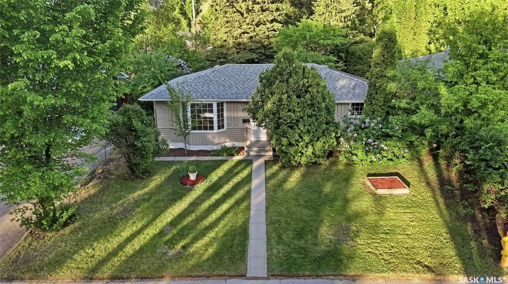 2019 Louise Avenue Saskatoon SK S7J 2C1