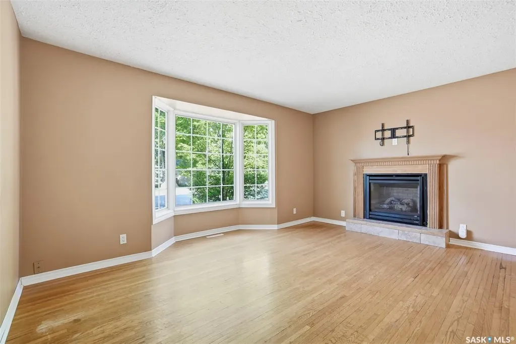 2019 Louise Avenue Saskatoon SK S7J 2C1