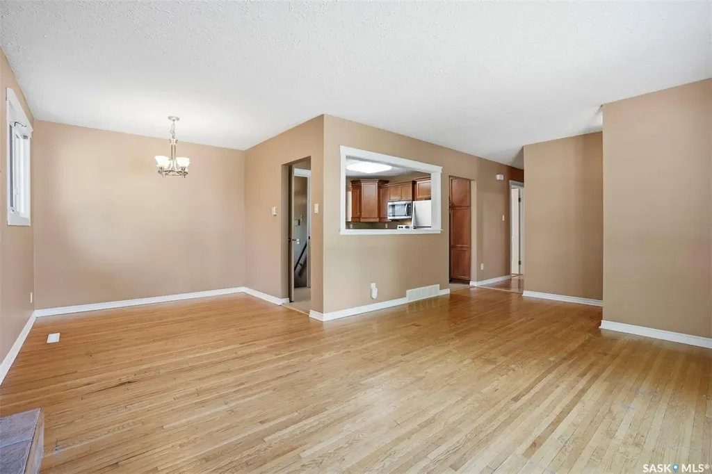 2019 Louise Avenue Saskatoon SK S7J 2C1