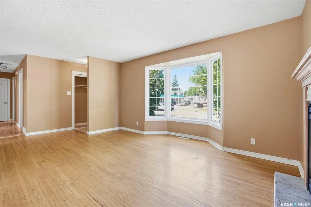 2019 Louise Avenue Saskatoon SK S7J 2C1