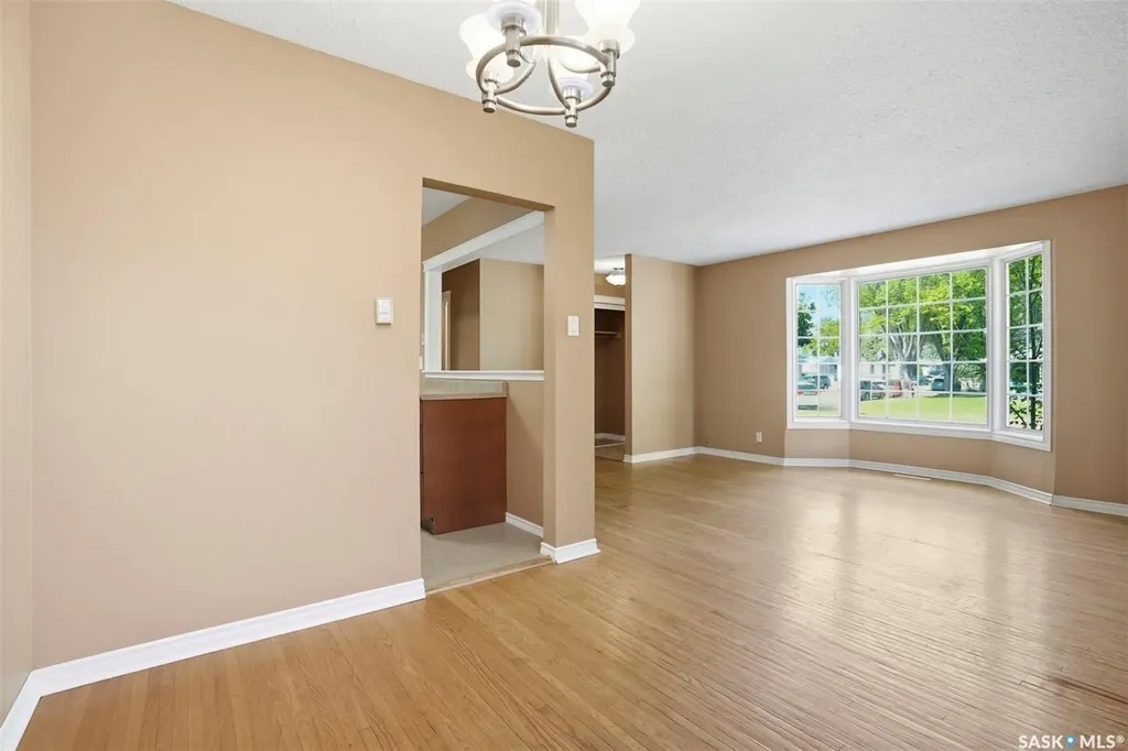 2019 Louise Avenue Saskatoon SK S7J 2C1