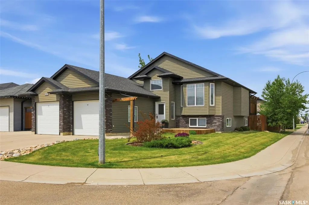 850 Geransky Crescent Martensville SK S0K 0A2