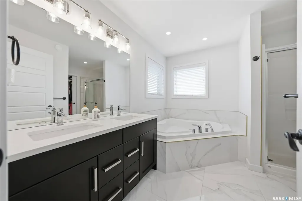 578 Mcfaull Crescent Saskatoon SK S7V 0T3