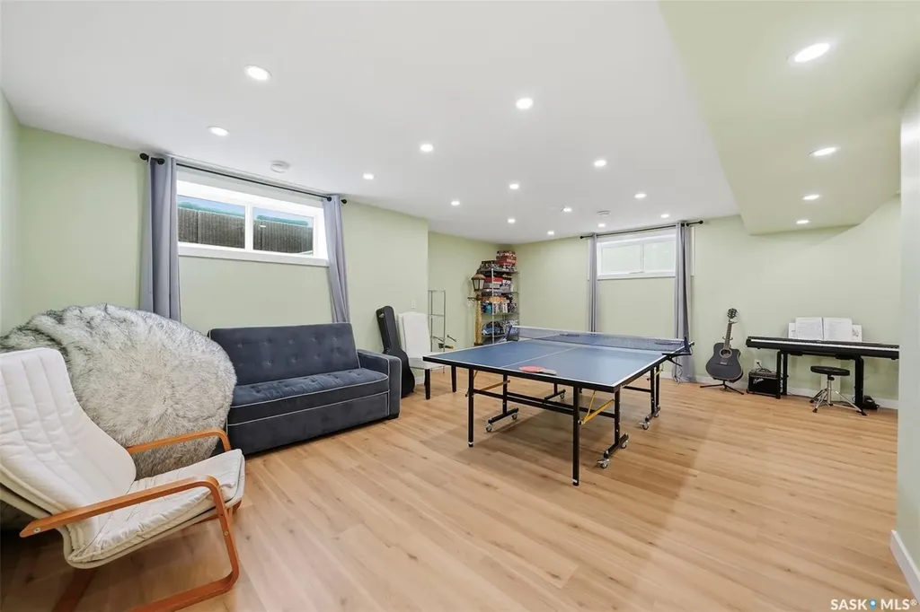 578 Mcfaull Crescent Saskatoon SK S7V 0T3
