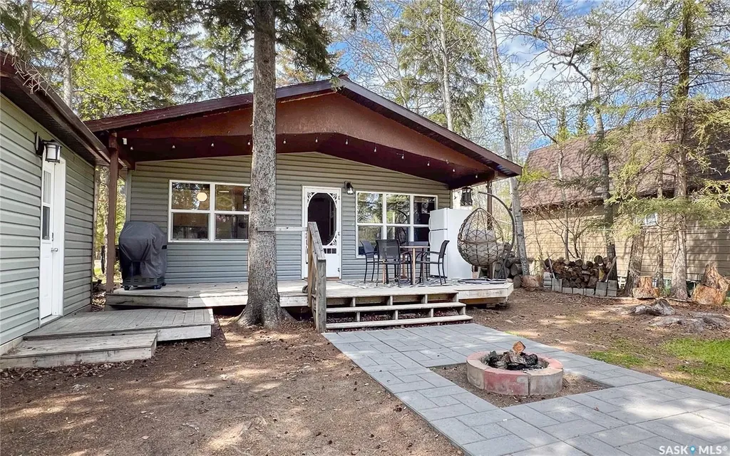 4 3rd Crescent S Candle Lake SK S0J 3E0