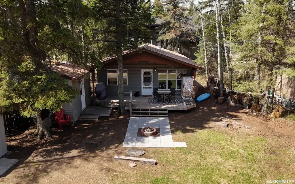 4 3rd Crescent S Candle Lake SK S0J 3E0