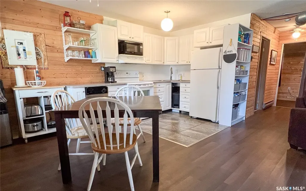 4 3rd Crescent S Candle Lake SK S0J 3E0