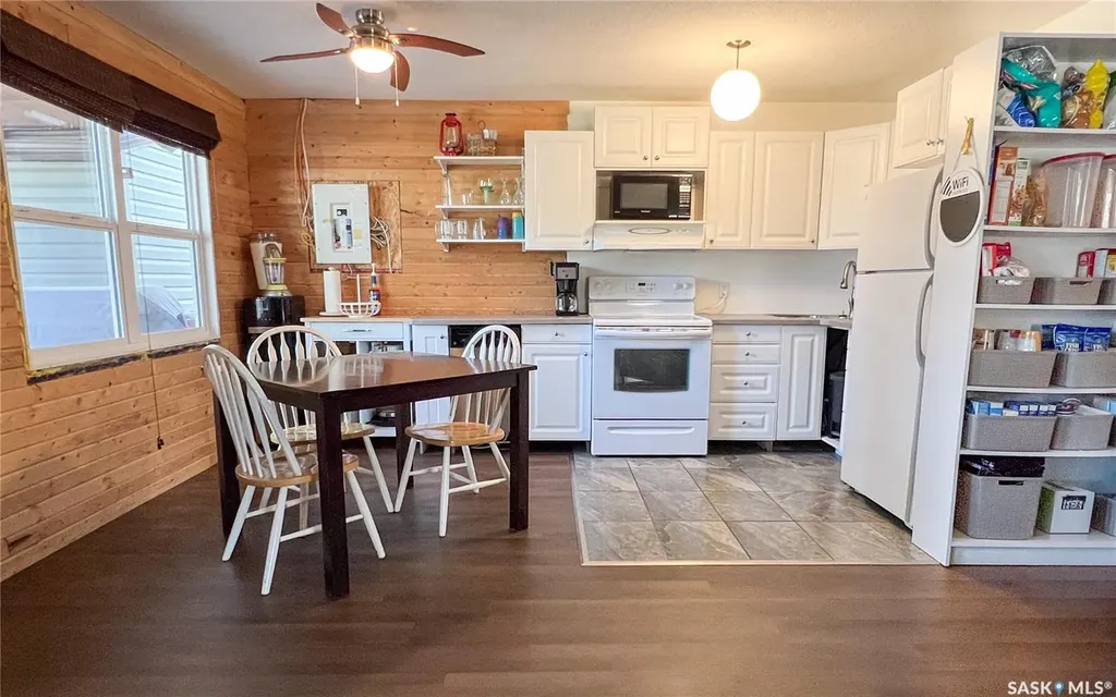4 3rd Crescent S Candle Lake SK S0J 3E0