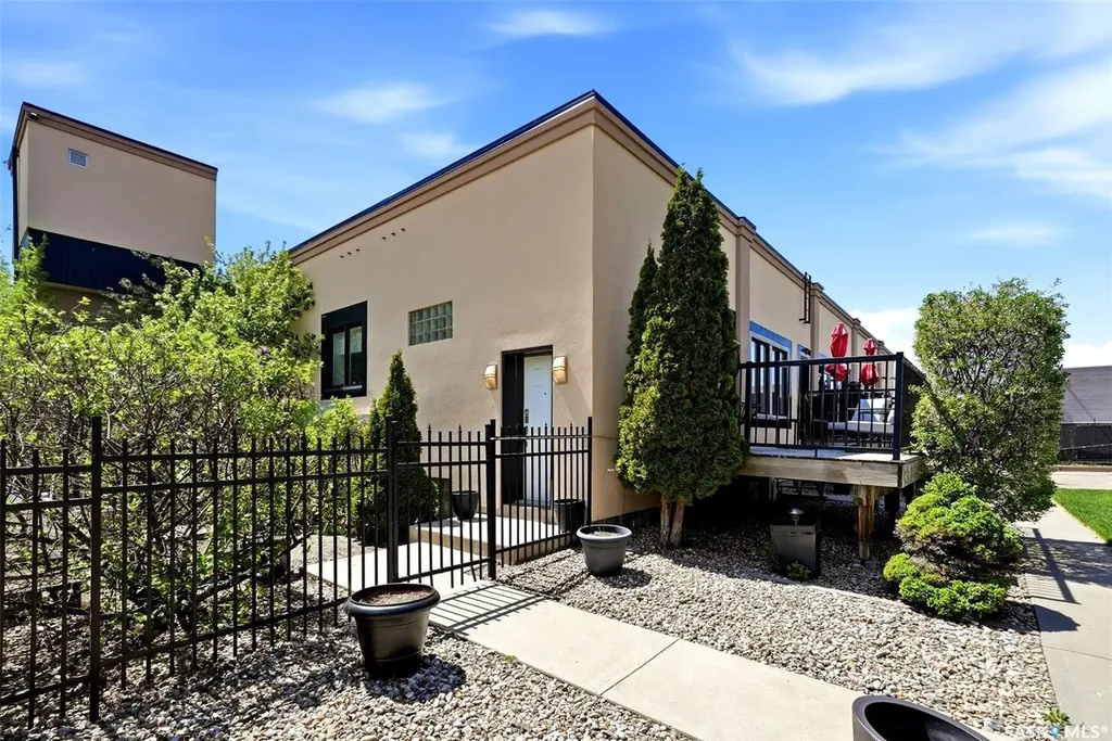 1324 Halifax Street Regina SK S4R 1V1