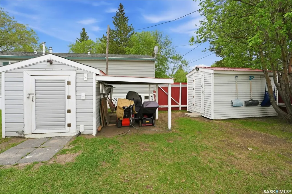 495 35th Street Battleford SK S0M 0E0