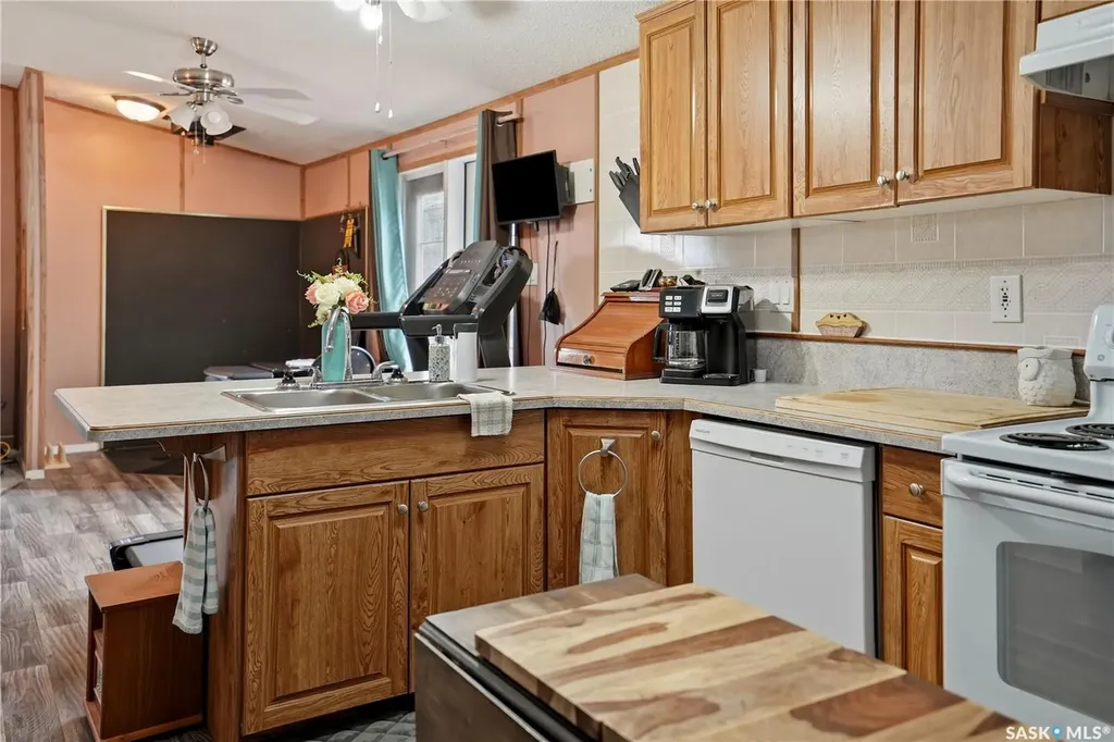 495 35th Street Battleford SK S0M 0E0