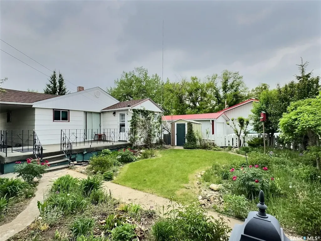 609 Henry Street Estevan SK S4A 2B7