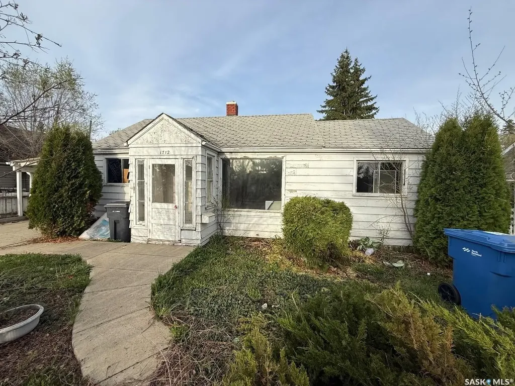 1712 103rd Street North Battleford SK S9A 1L9