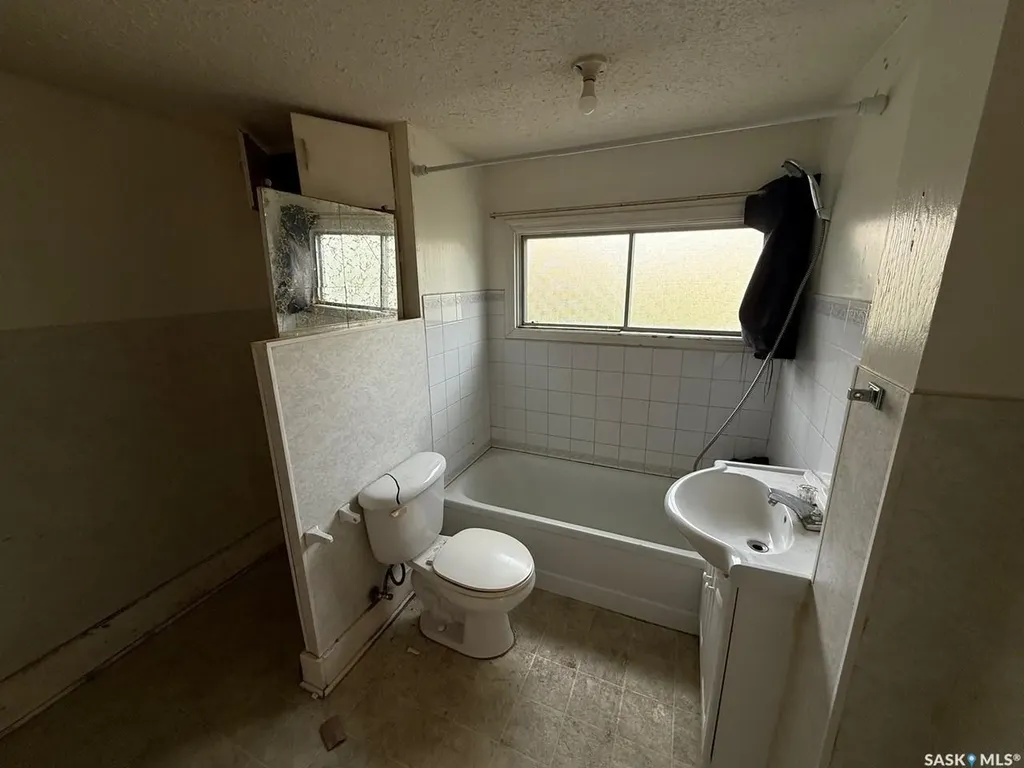 1712 103rd Street North Battleford SK S9A 1L9