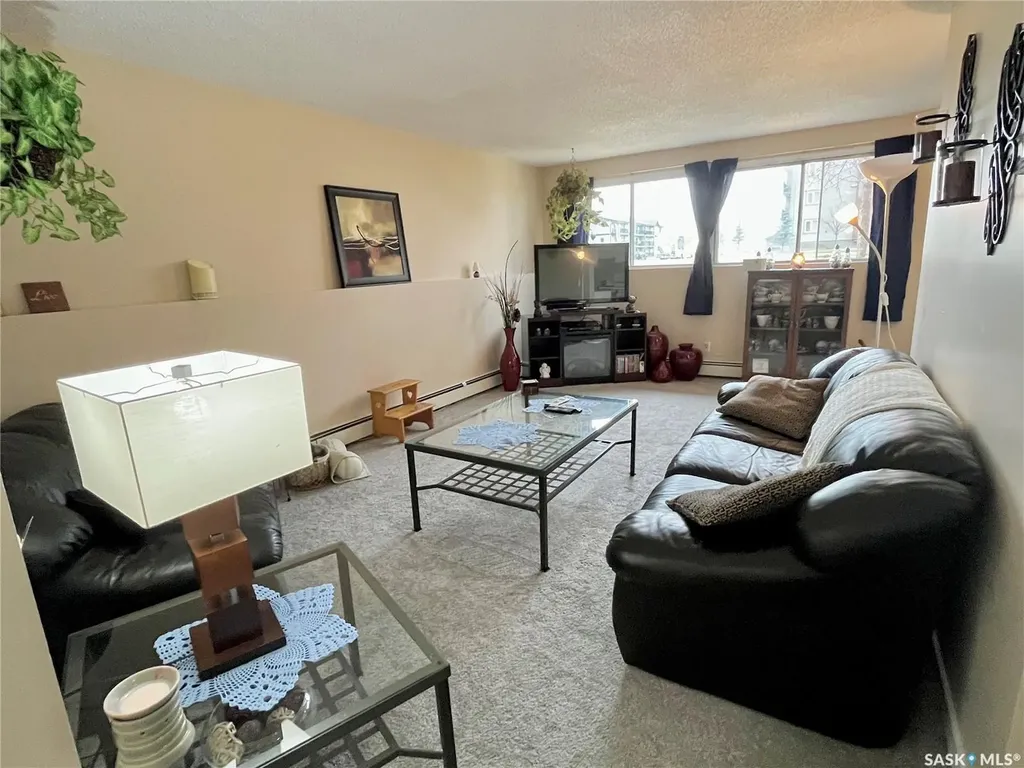 502 5th Avenue Weyburn SK S4H 2W1
