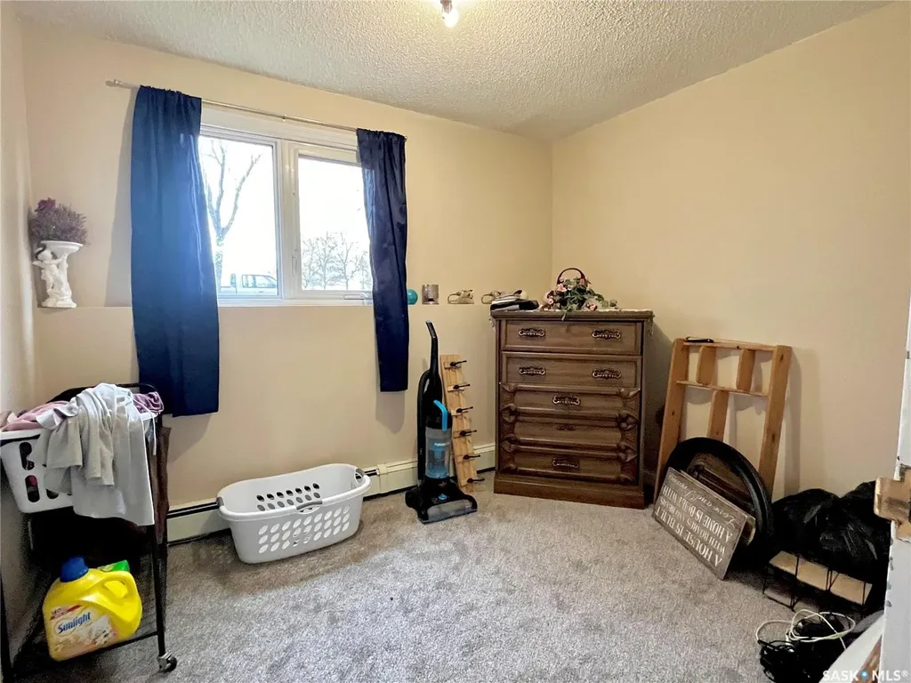 502 5th Avenue Weyburn SK S4H 2W1