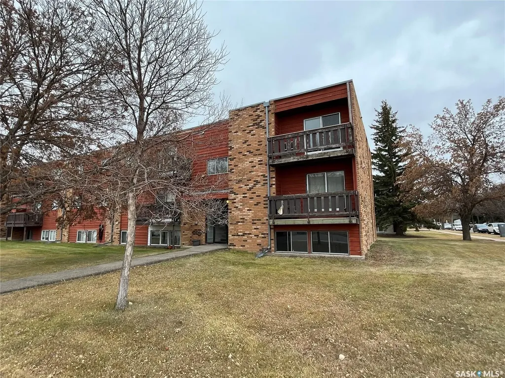 502 5th Avenue Weyburn SK S4H 2W1